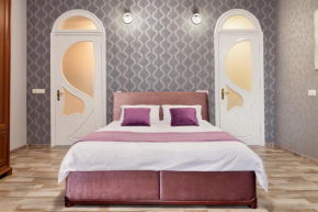 Отель Queens Apartments 1  Львов